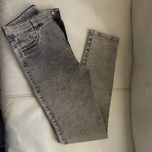 Stylish Gray Skinny Jeans for Women